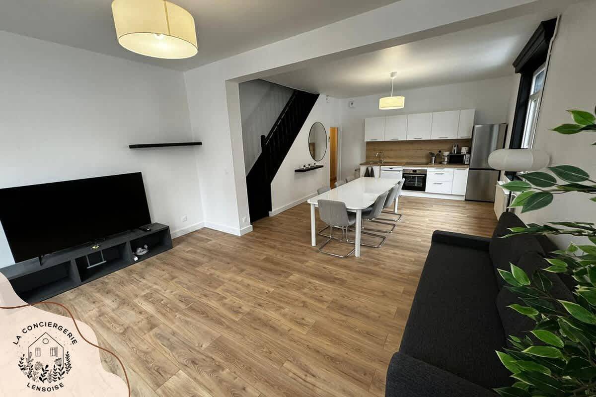 La Maison Lensoise, wifi, proche Bollaert, 8 pers in Lens, Région de Lens