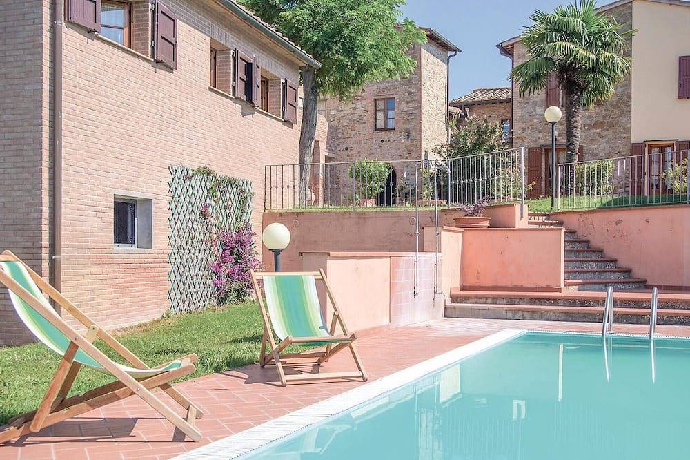 Entire apartment, Gorgeous apartment in Montaione Fi in Montaione, Chianti