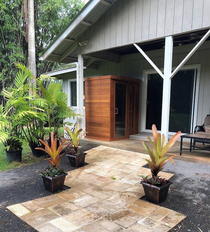 Royal Palm Cottage / Sauna / Akaka Falls / Private Lanai in Hakalau, Hamakua
