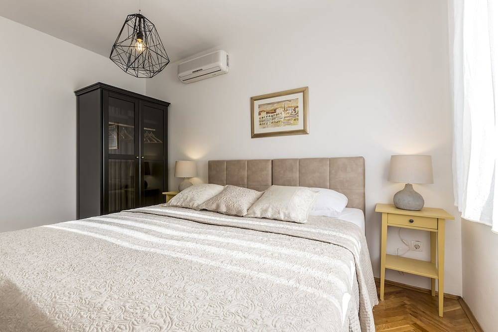 Split Villa für bis zu 12 Personen mit beheiztem Pool in der Nähe von Split und Strand in Stobrec, Split-Dalmatien