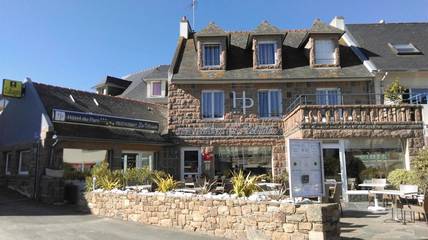Hôtel pour 2 personnes, avec terrasse, animaux acceptés dans Plage Saint-Guirec