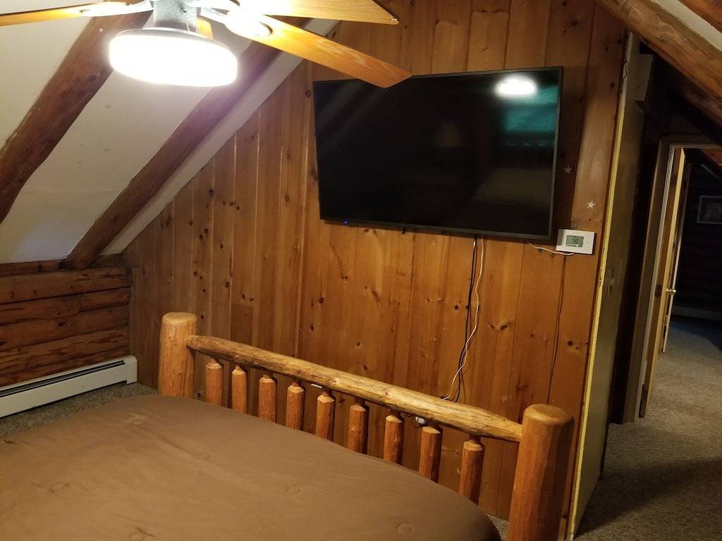 Log Cabin for 8 People in Plymouth (NH), New Hampshire