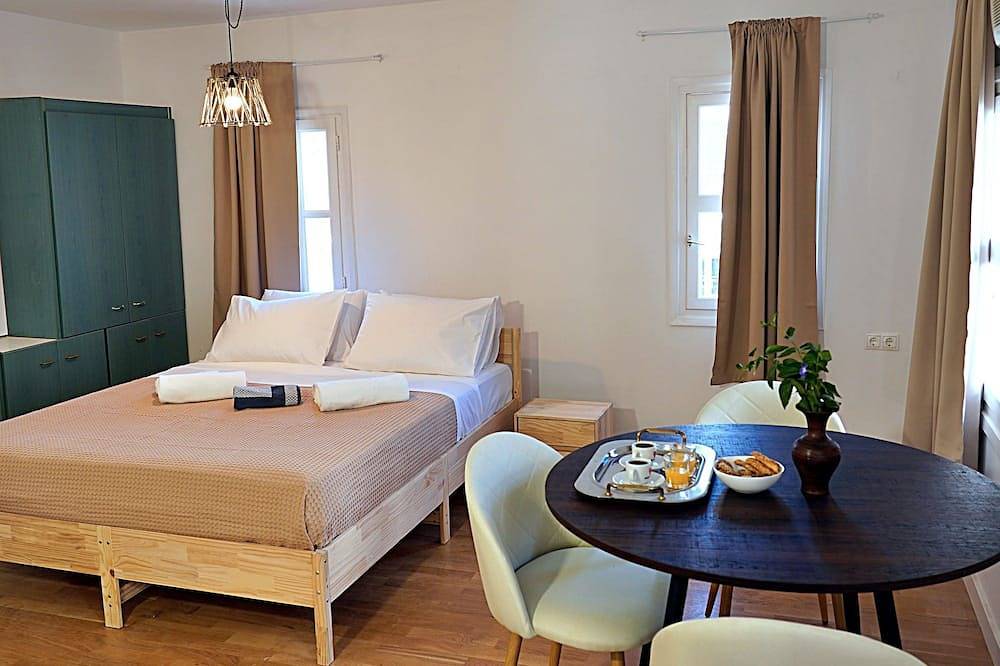 Entire apartment, Gefyra Studio Filoti Naxos 1 in Naxos