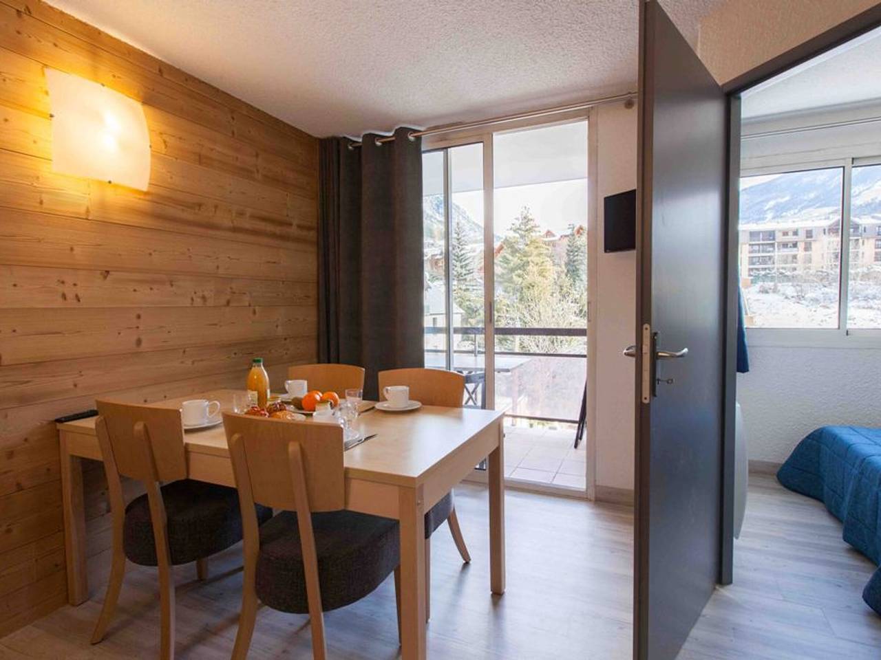 Appartement entier, Appartement rénové, proche des pistes, au centre-ville avec casier à skis in Briançon, Serre Chevalier