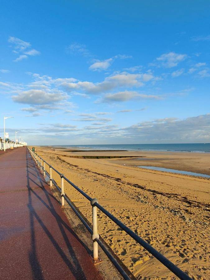 Appartement entier, Brèche Marais - Duplex niché en bord de mer in Luc-sur-Mer, Région de Caen