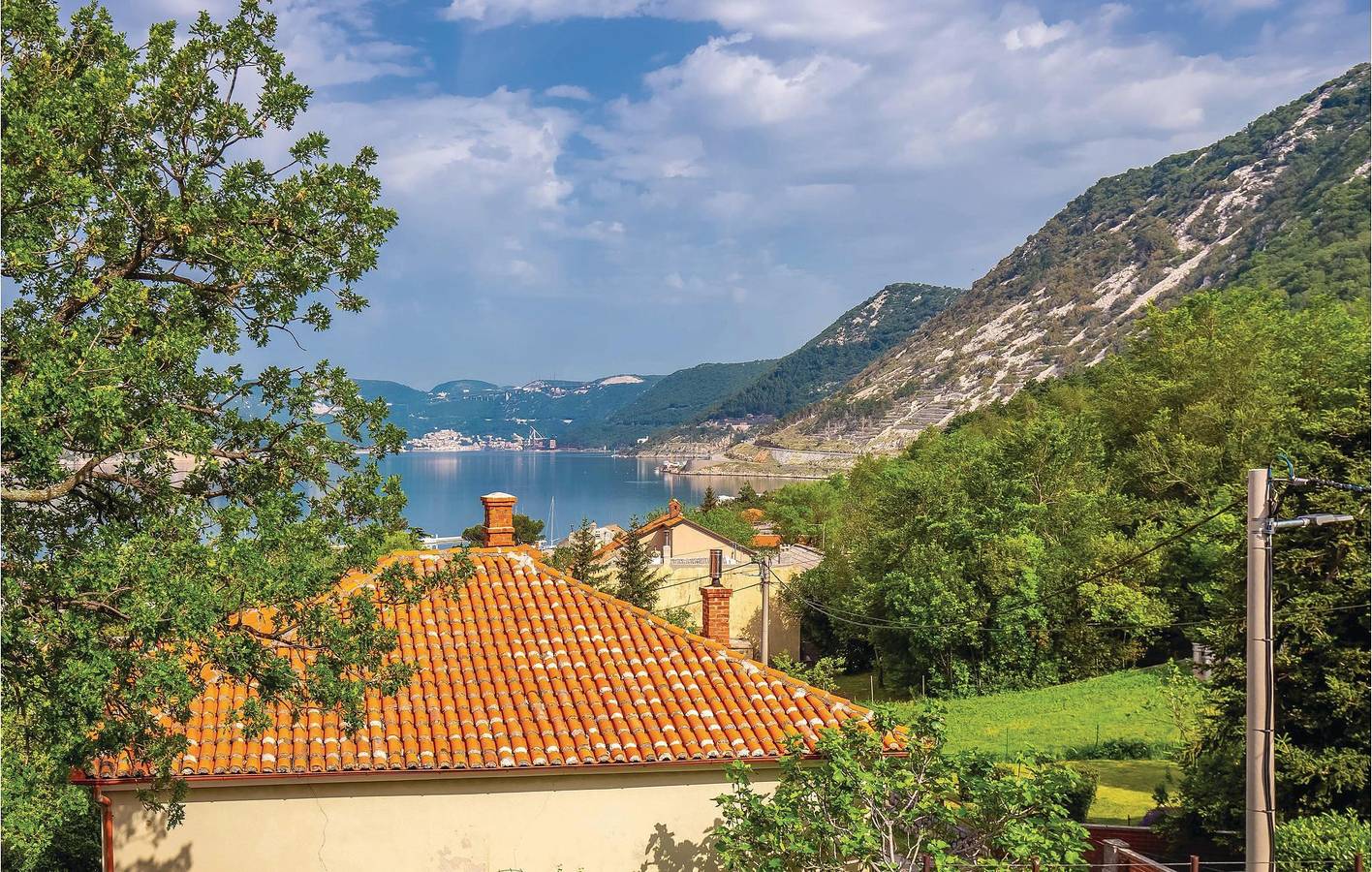 Ganze Ferienwohnung, Gemütliche Ferienwohnung mit Terrasse, WLAN, Parkplatz, 300 m zur Küste in Bakarac, Kraljevica