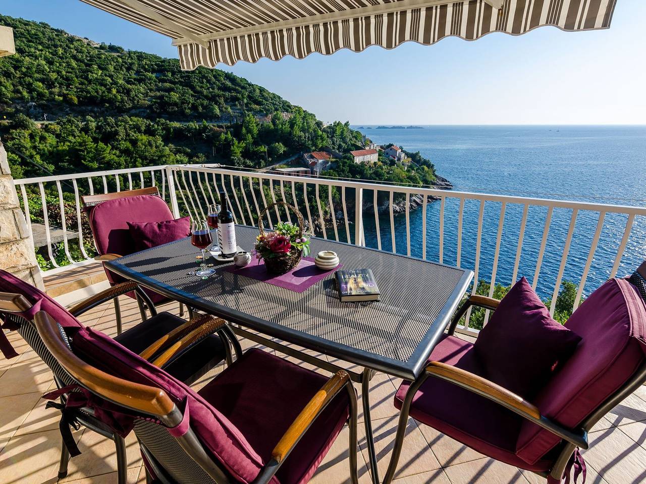 Geheel appartement, Indy's Beach Apartments -Two Bedroom Apartment with Balcony and Sea View in Zaton, Grad Dubrovnik