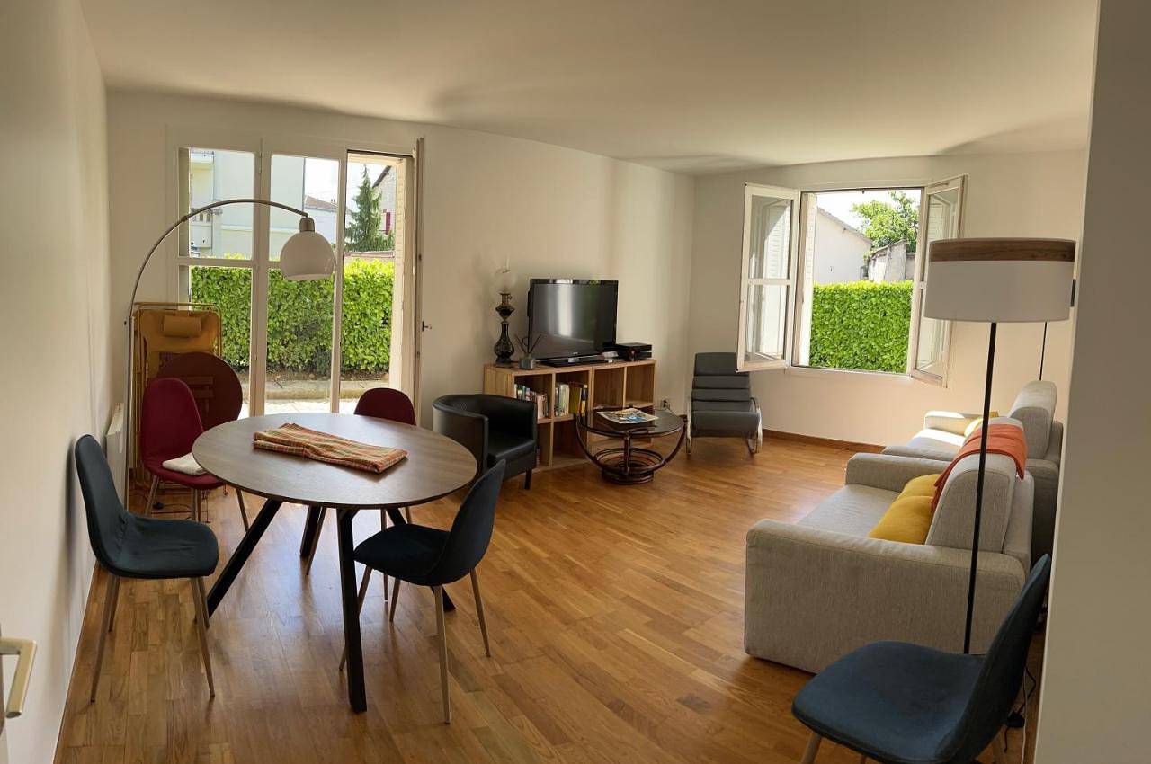 Appartement entier, One-Bedroom Apartment in Mantes-la-Jolie, Yvelines