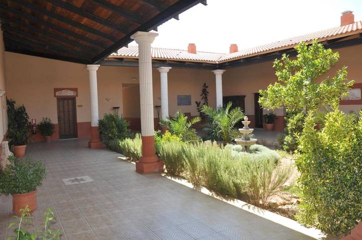 Casa rural para 2 personas, con Terraza y Jardín además de Piscina y Vistas en Tierra de Mérida - Vegas Bajas - 3