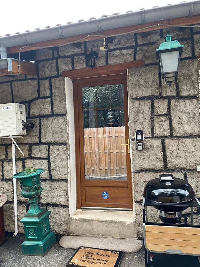 Gîte pour 3 personnes, avec piscine et jardin ainsi que jacuzzi et sauna à Firminy - 3