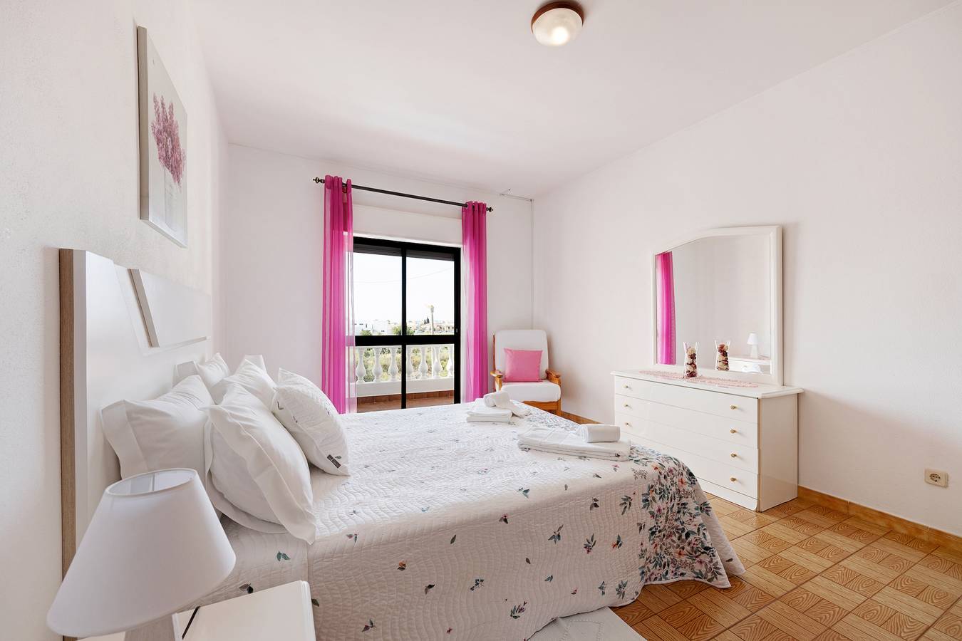 Hel lägenhet, Lägenhet för 2 Personer med balkong in São Sebastião, Lagos