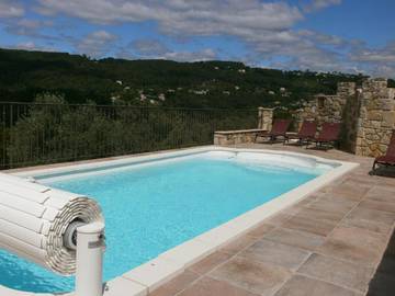 Gîte pour 6 personnes, avec piscine ainsi que vue et jardin à Saint-Étienne-de-Fontbellon