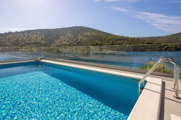 Villa for 8 People in Marina, Split-Dalmatia, Photo 4