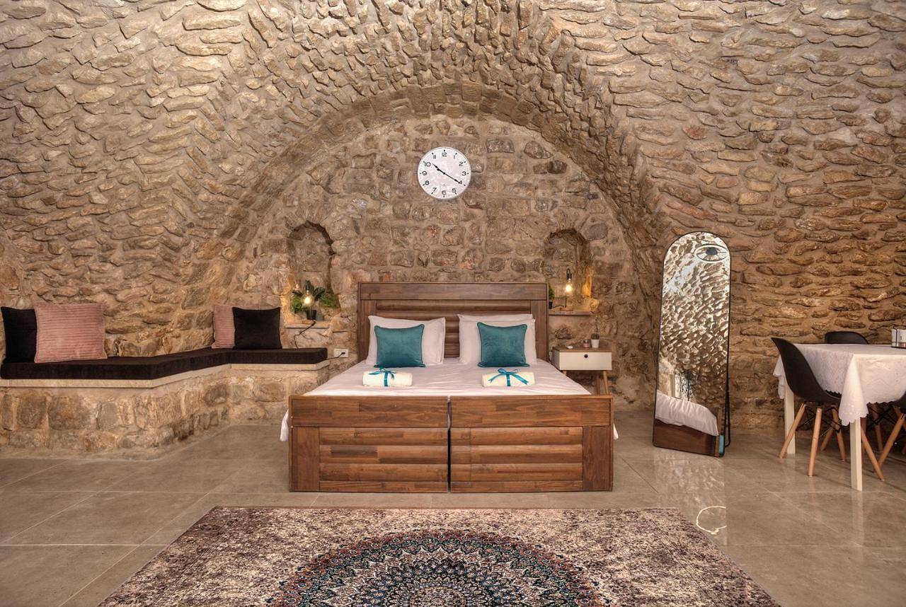 קשתות - מתחם אבן בצפת העתיקה - Kshatot - Stone Complex in Old Tzfat in Zefat, North Distric (Israel)