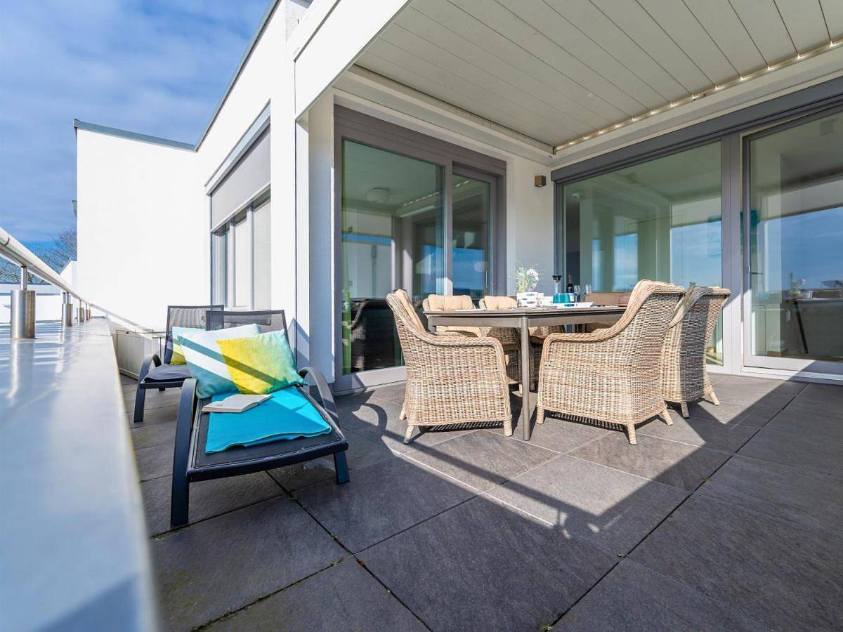 Ostsee-Traumferienwohnungen Villa Meeresbrise - mit Wallbox, großzügiger Dachterrasse & modernem Komfort in Binz, Rügen