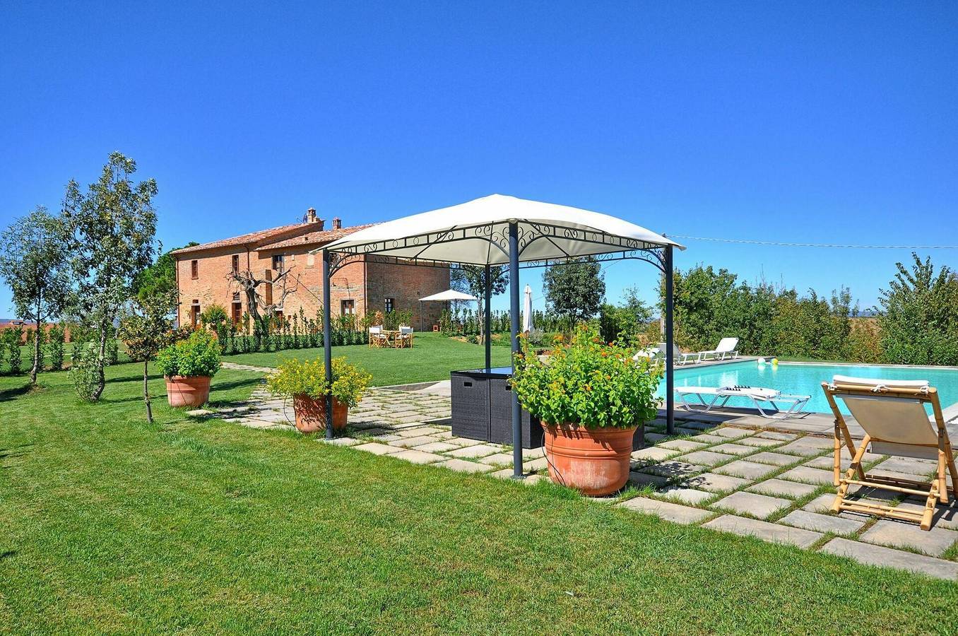 Entire holiday apartment, Podere Romina - Forno House in Cortona, Arezzo Province