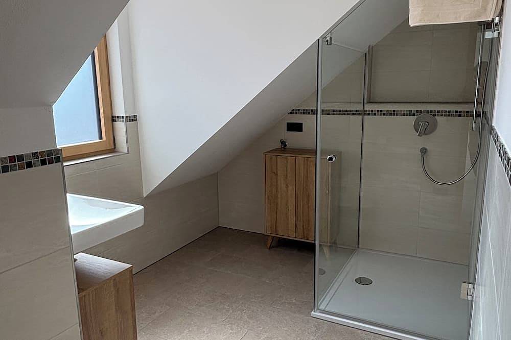 Ganze Wohnung, Neu: Gemütliche Ferienwohnung in Aidling am Riegsee mit Bergblick in Riegsee, Das Blaue Land