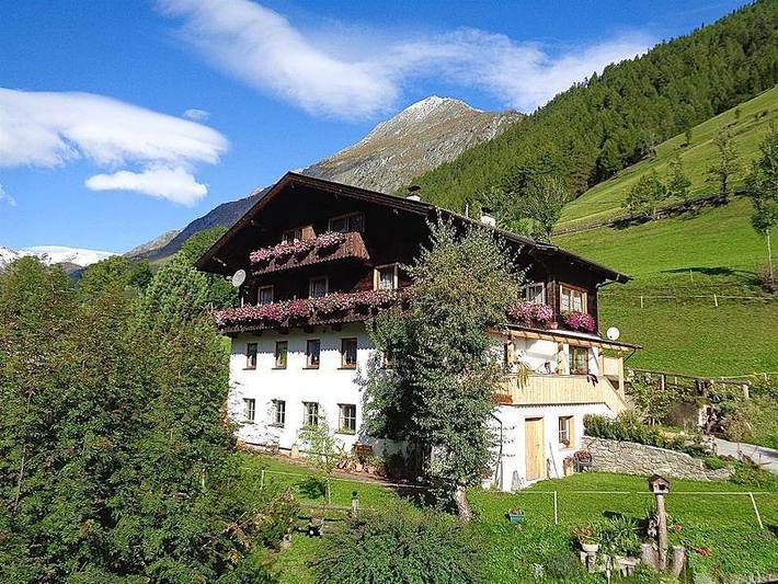 Zimmer für 3 Personen, mit Balkon und Terrasse sowie Garten