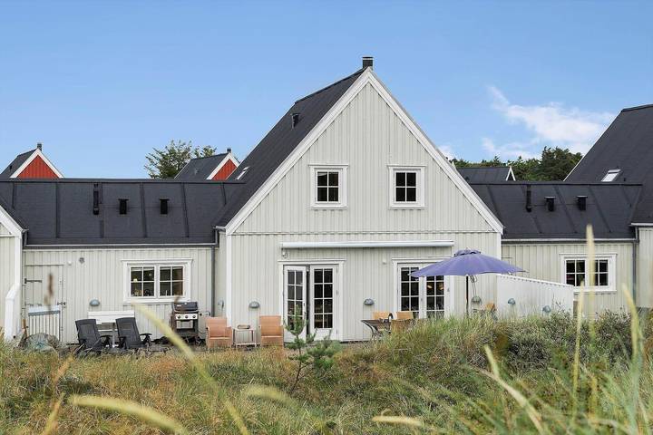 Ferienhaus für 8 Personen, mit Terrasse und Sauna sowie Whirlpool in Blokhus