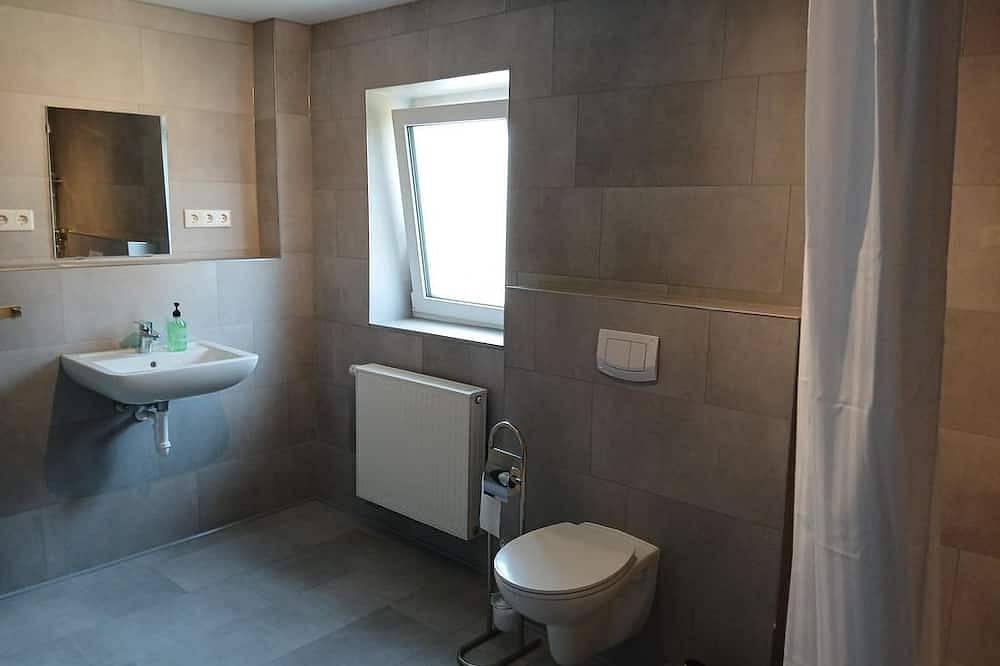 Ganze Wohnung, 5 Bett Fewo, Du/Wc, 3 Schlafzi, Balkon - Ferienwohnung am Steingärtchen in Pottum, Westerburg & Umgebung