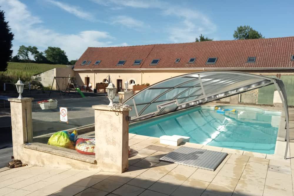Locquinghem Palace Gite N°2 Piscine Chauffee Decouverte in Rety, Région de Boulogne-sur-Mer