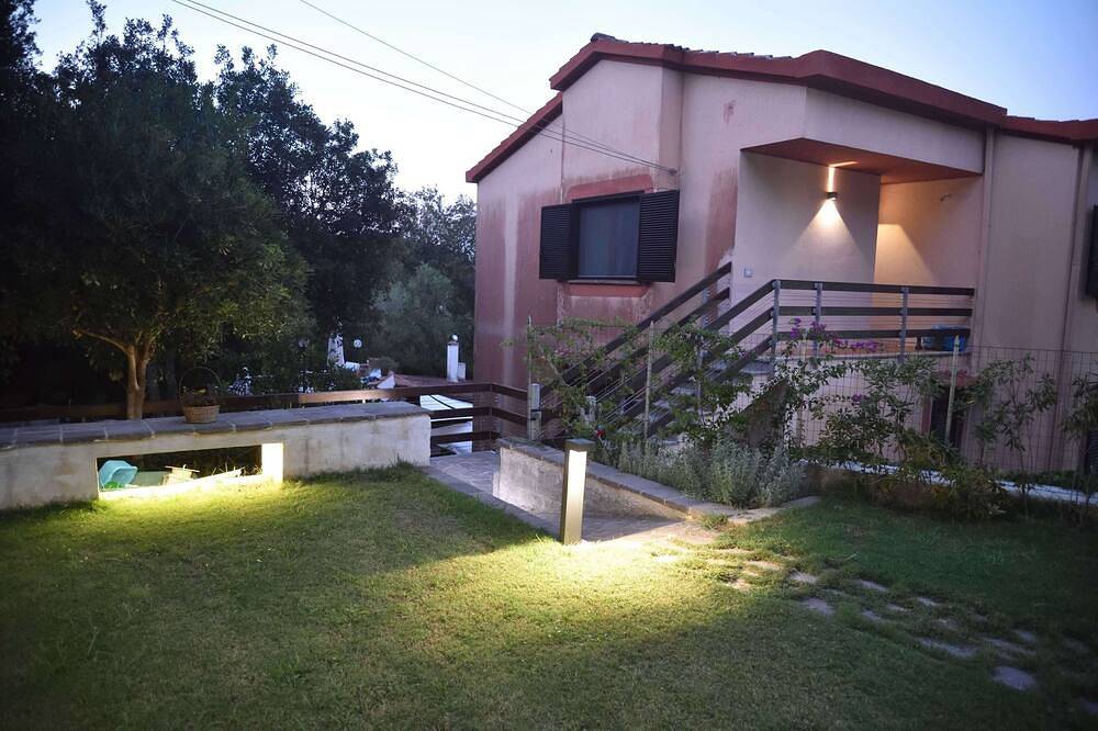 Villa at the \"Mountain - Sea - Lake\" in Torre Paola Sabaudia in Sabaudia, Agro Pontino