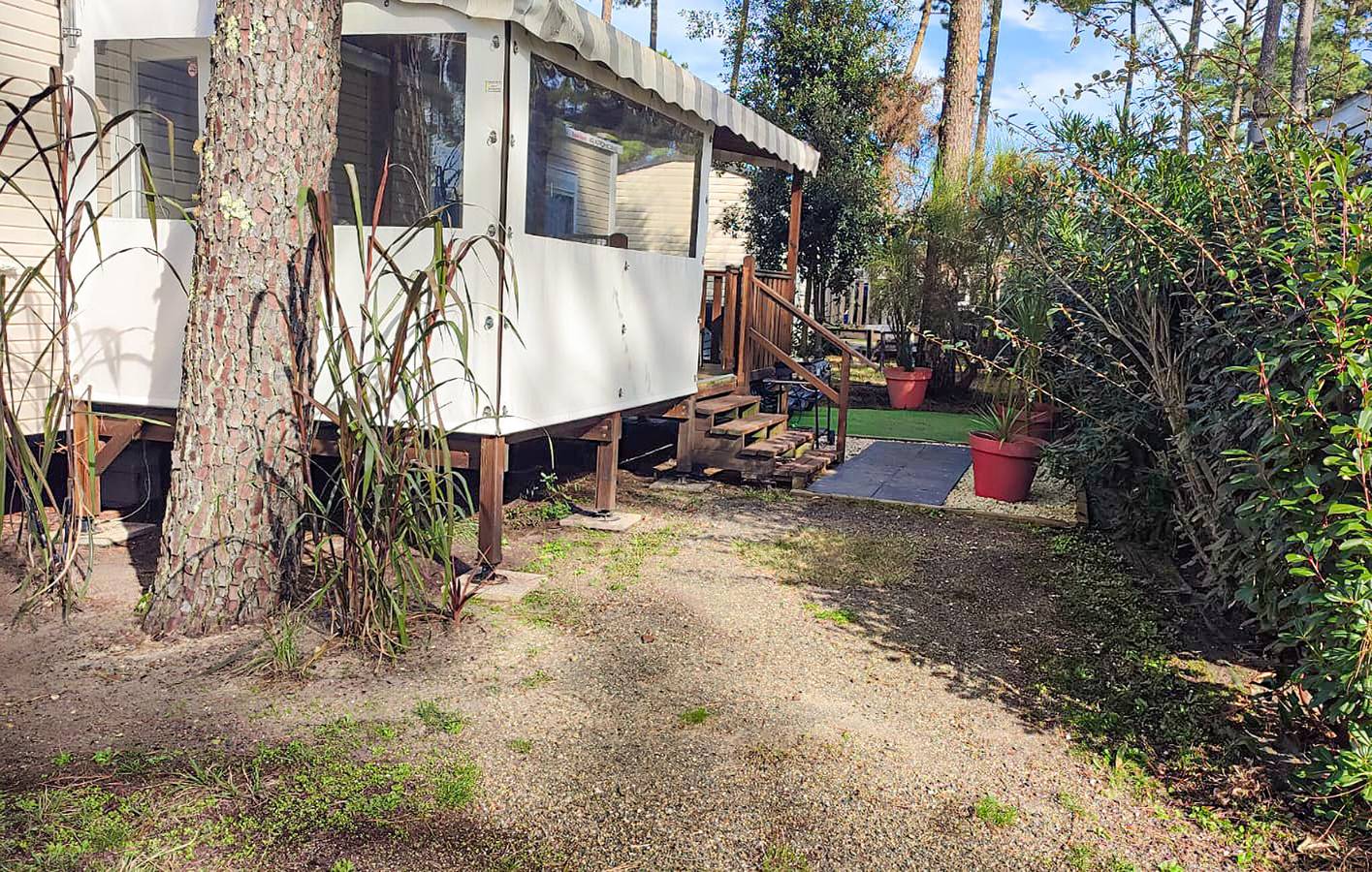 Acogedora casa móvil con piscina y WiFi - Cerca de Les Pinèdes in Saint-Julien-en-Born, Côte d’Argent