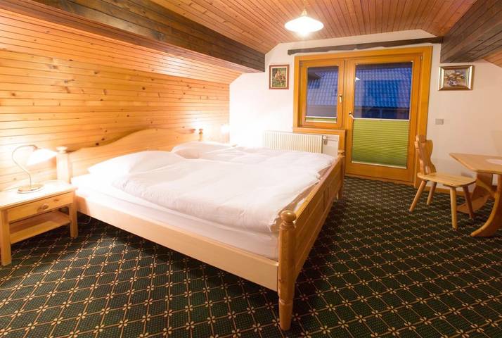 Ferienwohnung für 2 Personen, mit Garten und Terrasse sowie Seeblick und Ausblick in Bled - 2