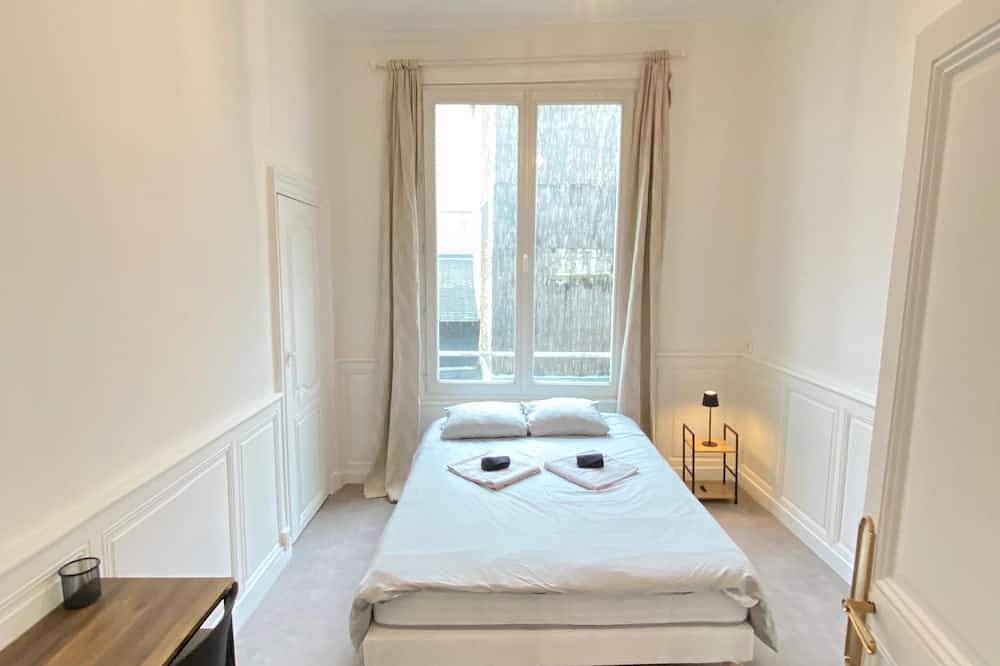 Entire apartment, L'Appartement Privilège - 4 bedrooms - Coeur d'Angers, Spacious and elegant in Angers, Loire Valley