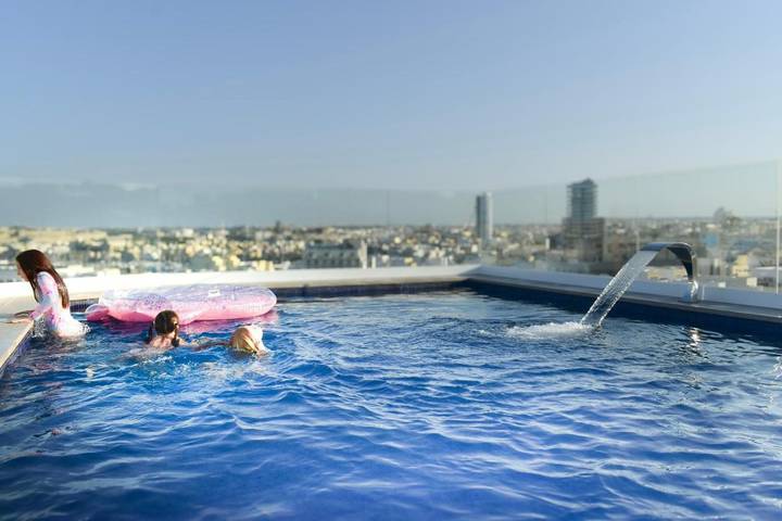 Appartement de vacances pour 3 personnes, avec balcon et piscine, animaux acceptés