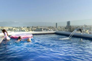 Gîte pour 3 personnes, avec piscine et balcon, animaux acceptés dans Gzira