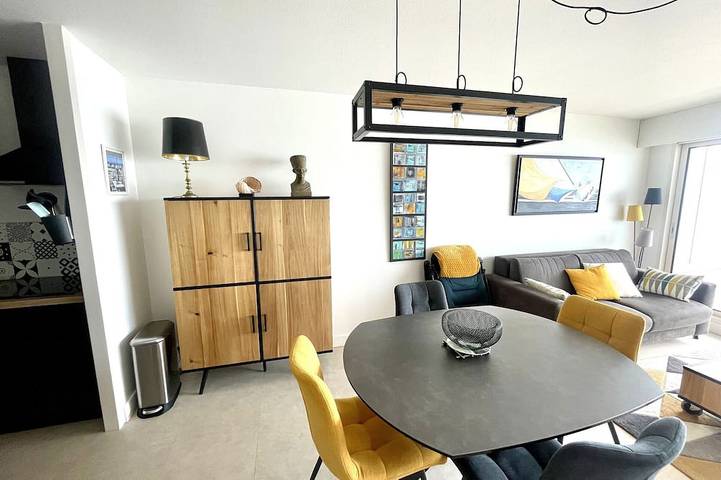 Apartamento entero, Moderno apartamento frente al mar con garaje y WiFi gratuito in Les Sables-d'Olonne, Vandea