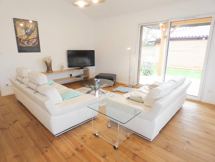 Gîte pour 6 personnes, avec terrasse et jacuzzi ainsi que sauna et jardin dans Biscarrosse (bourg) - 2