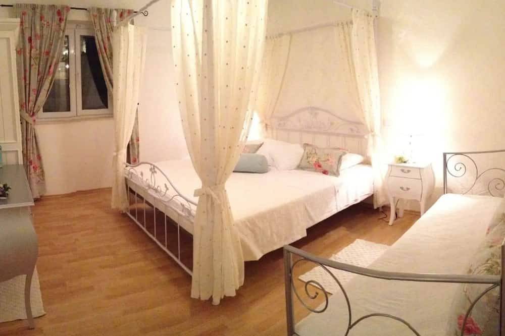Elegant villa La Perla ,private heated pool,short walking distance to sea&center in Cavtat, Cavtat (Dalmatia)