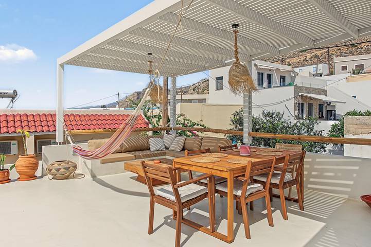 Maison Pnoé, maison de vacances lumineuse au cœur d’Arkasa avec vue sur la mer in Karpathos