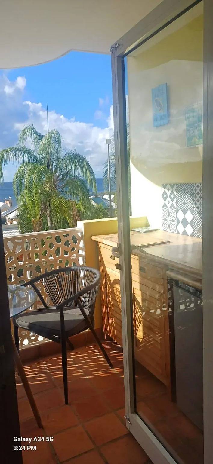 Gîte pour 2 personnes, avec piscine et terrasse à Tartane - 3
