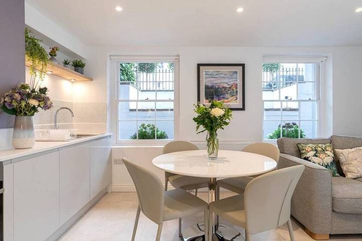 Apartment for 4 people, with balcony in Cheltenham