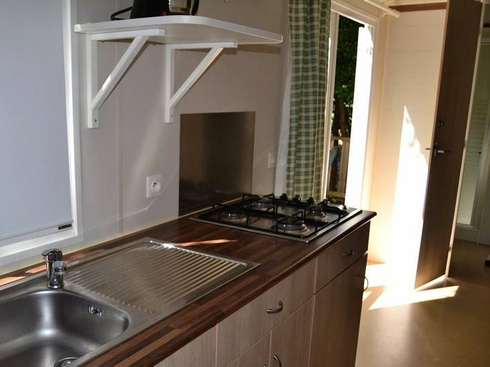 Camping Le Casque Roi - Mobilhome 4 personnes - Mobil Home Grand Confort 3 Pièces 4 Personnes Climatisé + TV in Salavas, Gorges de l’Ardèche