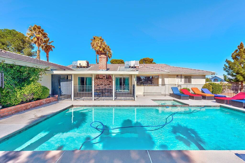 Traumvilla auf 20k sq 4 Schlafzimmer 5 Minuten vom Strip entfernt in Nevada