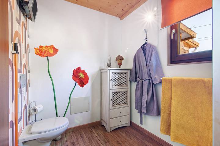 Gîte pour 2 personnes, avec jacuzzi ainsi que jardin et sauna dans Alte - 2