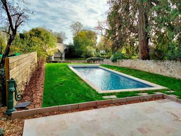 Gîte pour 10 personnes, avec terrasse ainsi que jardin et piscine dans Bazouges Cré sur Loir