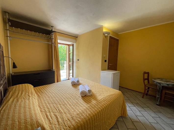 Casa vacanza per 3 persone, con terrazza e piscina, con animali domestici in Cortemilia