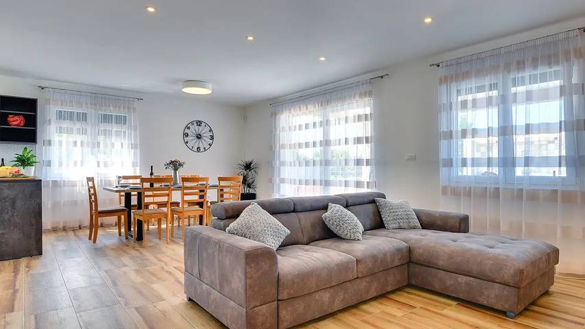Villa pour 6 personnes, avec jardin et piscine à Kanfanar