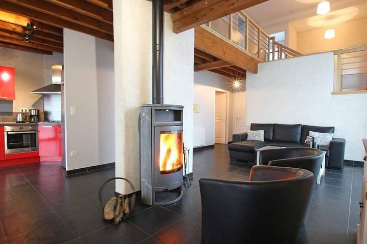 Gîte pour 10 personnes, avec Jacuzzi ainsi que Terrasse et Jardin