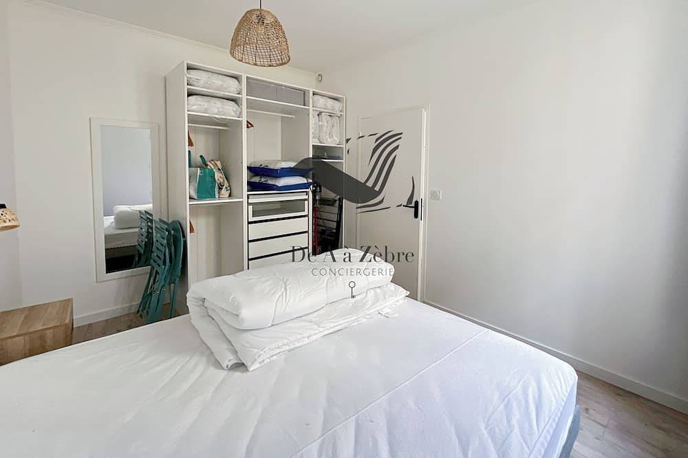 Apartamento entero, Courtyard apartment in the heart of the city in Rochefort, Region de Rochefort