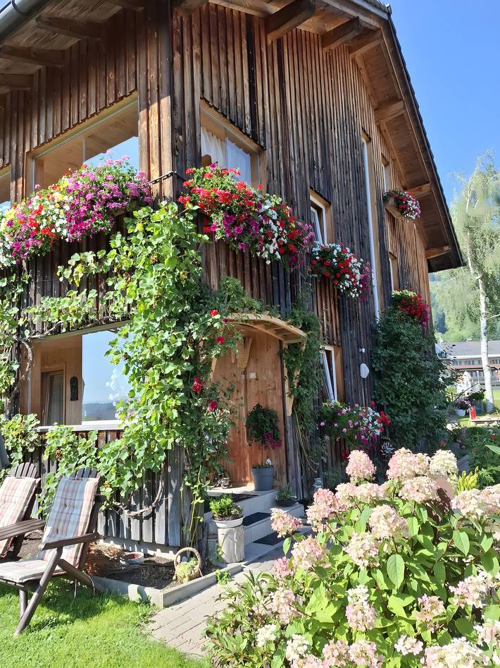 Vacation rental for 2 people, with balcony and yard, with pets in Bregenz Forest