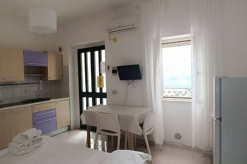 Entire apartment, Panoramic apartment with pool 2 - Liberato Puglia in Peschici, Peschici region