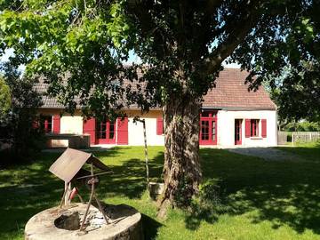 Gîte pour 15 personnes, avec jardin et terrasse dans Lacs (La Châtre)