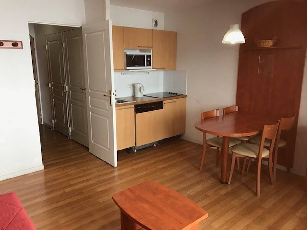 Entire studio, Cozy Studio with Terrace, 4 Pax, Pool, Fitness, Parking, Near Slopes in La Mongie, Bagnères-de-Bigorre