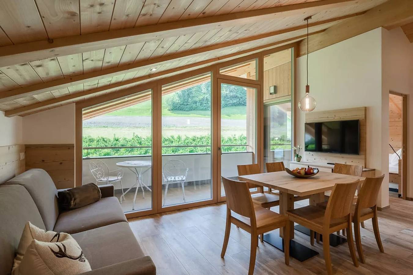 Ganze Wohnung, Ferienwohnung 'Natur Suite Edelweisshof Georg' mit Bergblick, Gemeinschaftsgarten & Wlan in Gufidaun, Klausen